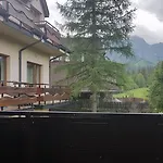 Sunshine Chalet *