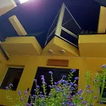 Domek alpejski Sunshine Chalet *
