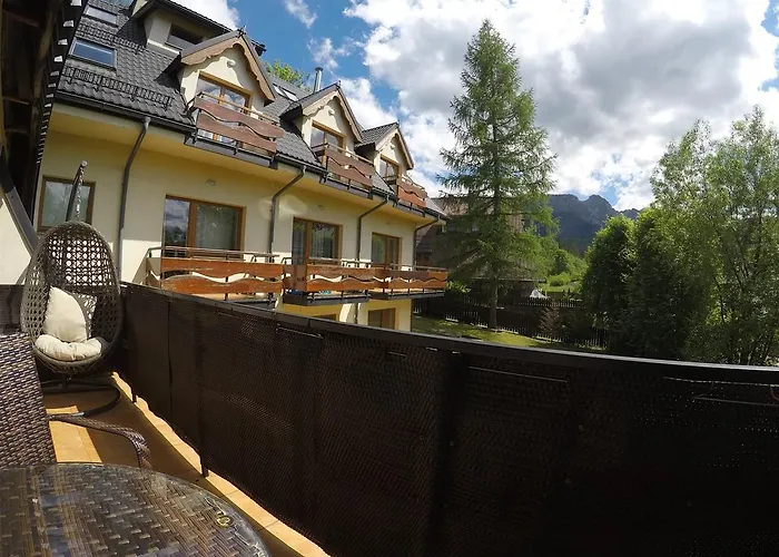 Sunshine Chalet シャレー ザコパネ